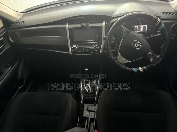 Pre-owned 2014 Toyota Corolla Fielder Silver - Great Value