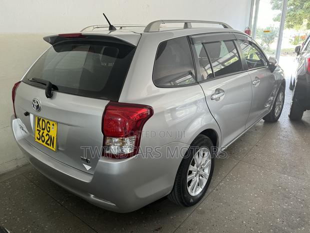 Pre-owned 2014 Toyota Corolla Fielder Silver - Great Value