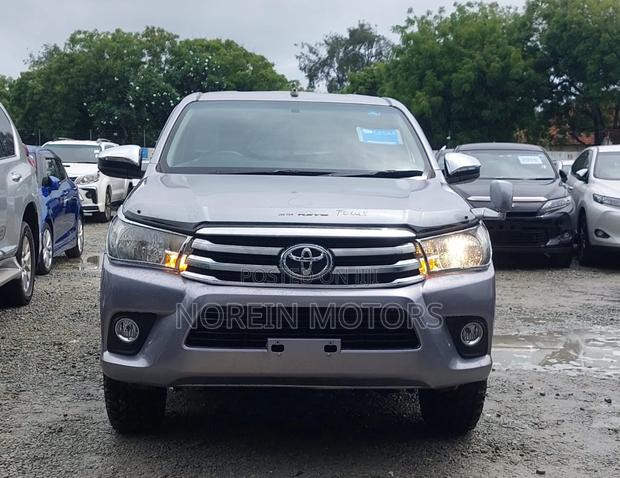 2017 Toyota Hilux - Silver Trim: Durability and Comfort