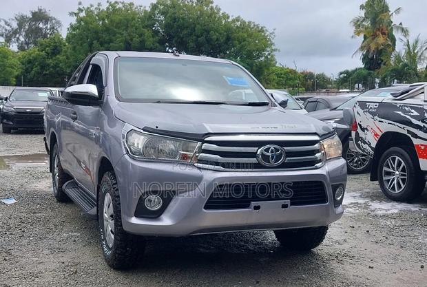 2017 Toyota Hilux - Silver Trim: Durability and Comfort