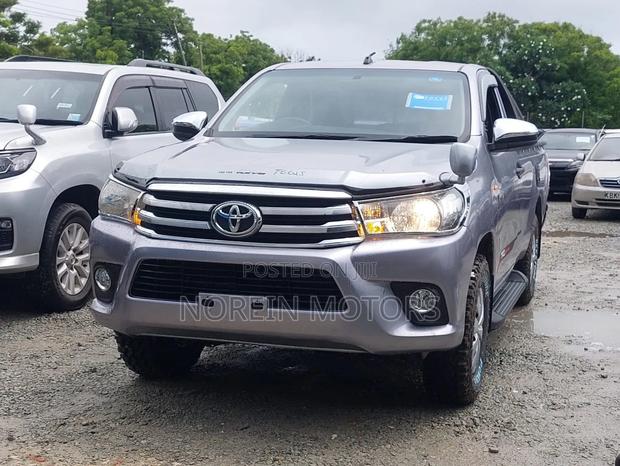 2017 Toyota Hilux - Silver Trim: Durability and Comfort
