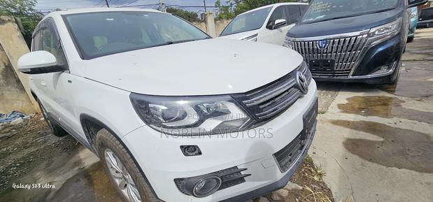 White Volkswagen Tiguan 2017 - Like New, Excellent Performance
