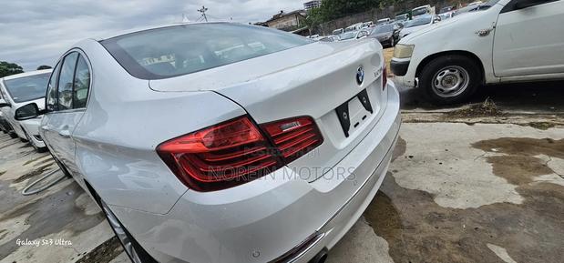 BMW 523i 2017 - White Sedan with Style and Comfort