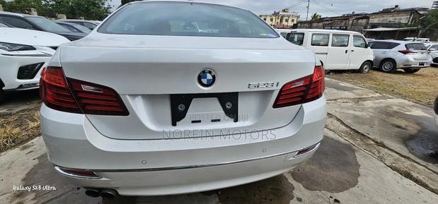 BMW 523i 2017 - White Sedan with Style and Comfort