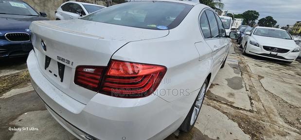 BMW 523i 2017 - White Sedan with Style and Comfort