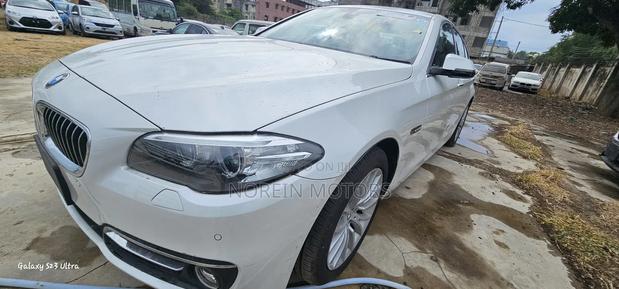 BMW 523i 2017 - White Sedan with Style and Comfort