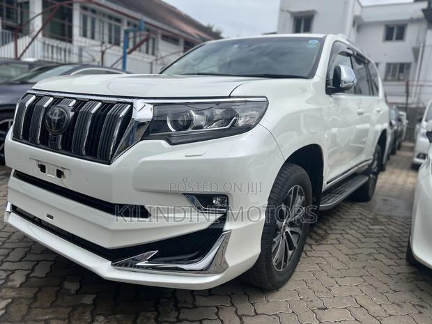 Toyota Land Cruiser 2017 White