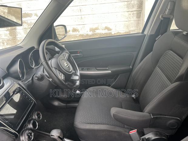 Suzuki Swift 2018 Silver
