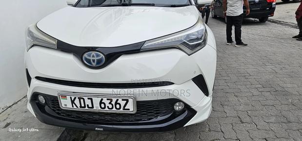 Pre-owned Toyota C-HR 2017 Off White - Excellent Condition