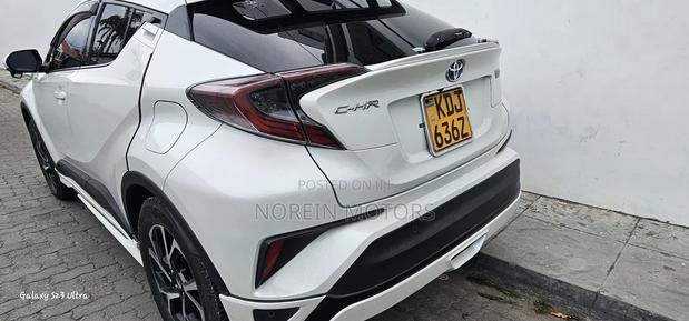 Pre-owned Toyota C-HR 2017 Off White - Excellent Condition