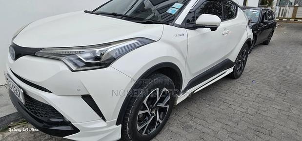 Pre-owned Toyota C-HR 2017 Off White - Excellent Condition