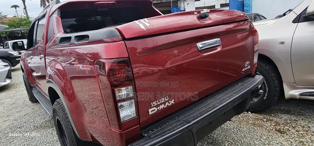 2018 Isuzu D-MAX Red: Redefining Pickup Truck Excellence