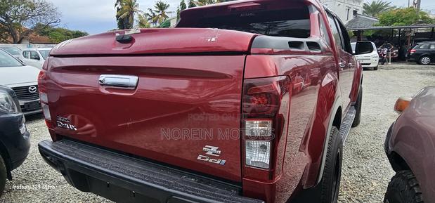 2018 Isuzu D-MAX Red: Redefining Pickup Truck Excellence