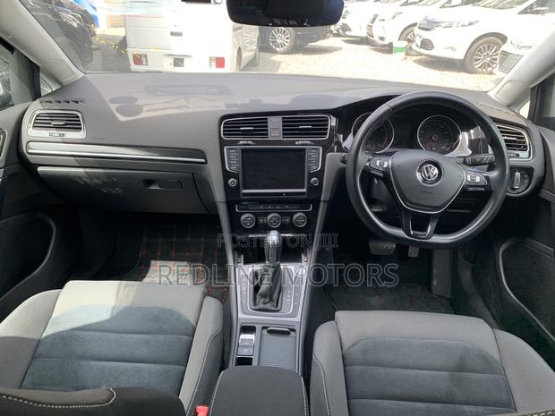 Black 2016 Volkswagen Golf Variant: A Compact Wagon with Panache