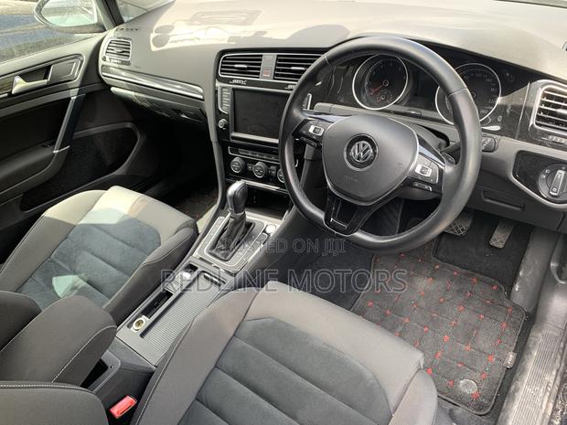 Black 2016 Volkswagen Golf Variant: A Compact Wagon with Panache