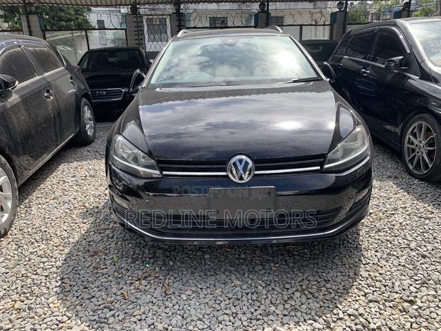 Black 2016 Volkswagen Golf Variant: A Compact Wagon with Panache