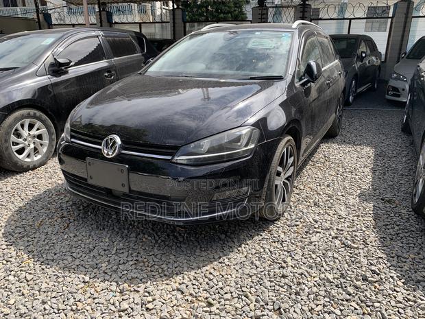 Black 2016 Volkswagen Golf Variant: A Compact Wagon with Panache