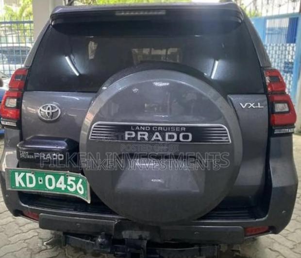 2017 Toyota Land Cruiser Prado 3.0 190hp Gray - Pre-owned