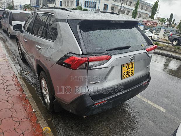 2019 Toyota RAV4 Silver: Modern SUV with Power and Comfort