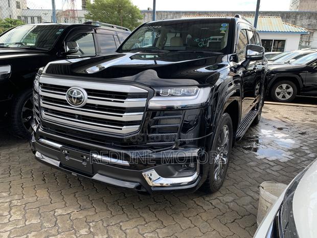 2023 Toyota Land Cruiser Black: A Symbol of Luxury and Durability