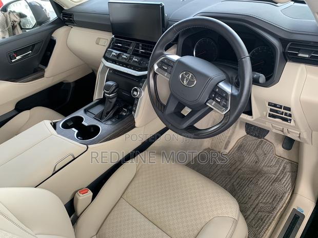 2023 Toyota Land Cruiser Black: A Symbol of Luxury and Durability