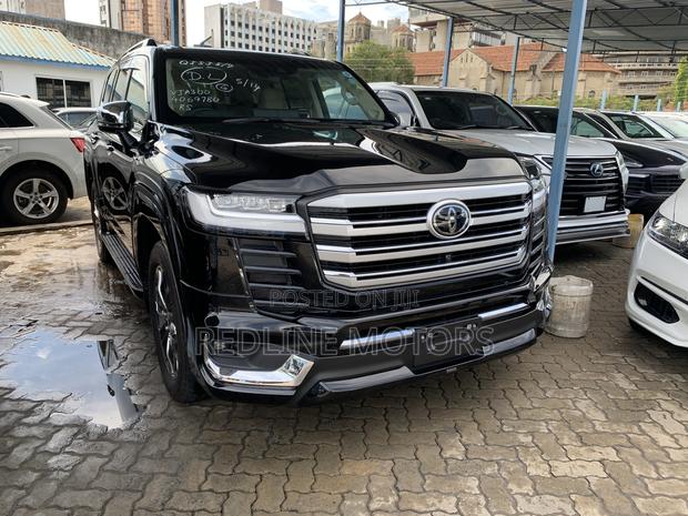 2023 Toyota Land Cruiser Black: A Symbol of Luxury and Durability