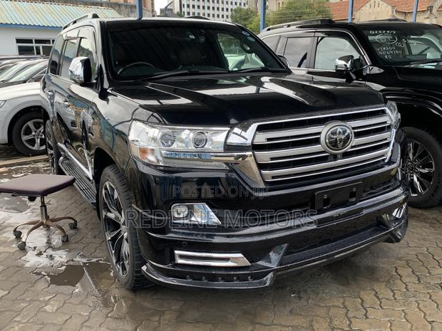 2017 Toyota Land Cruiser ZX 4.6 V8 Matt Black - Rugged and Reliable SUV for Off-Roading