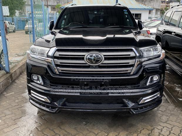 2017 Toyota Land Cruiser ZX 4.6 V8 Matt Black - Rugged and Reliable SUV for Off-Roading