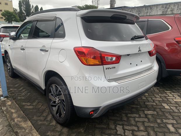 Off-White 2017 Mitsubishi RVR: Two Exciting Variants Available