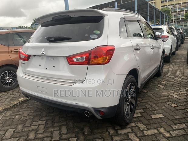 Off-White 2017 Mitsubishi RVR: Two Exciting Variants Available