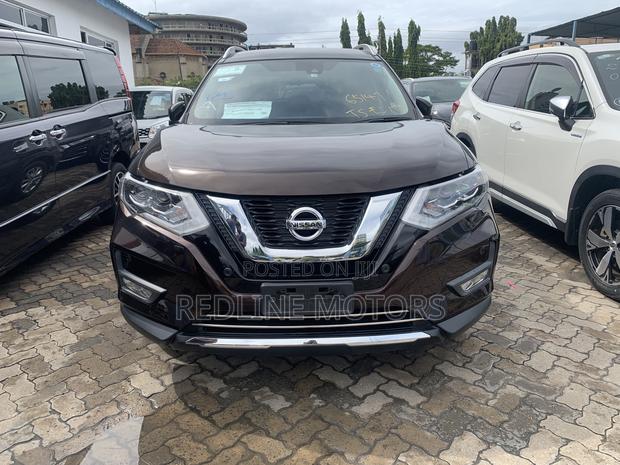 2017 Brown Nissan X-Trail 2.0 Hybrid FWD - A Stylish and Efficient SUV for Your Daily