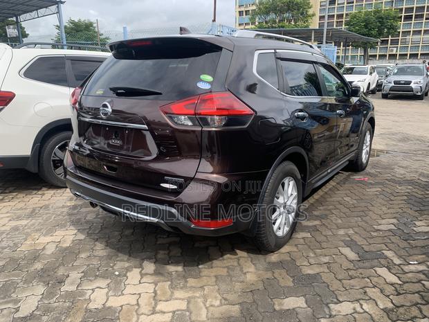 2017 Brown Nissan X-Trail 2.0 Hybrid FWD - A Stylish and Efficient SUV for Your Daily