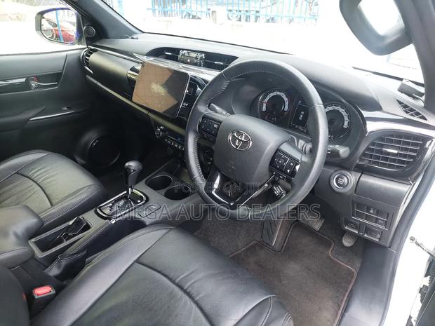 Toyota Hilux 2019 White