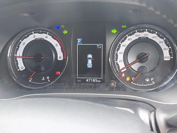 Toyota Hilux 2019 White