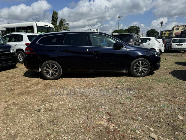 Peugeot 308 2017 - Black Sedan for Sale