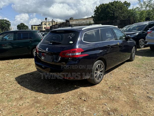 Peugeot 308 2017 - Black Sedan for Sale