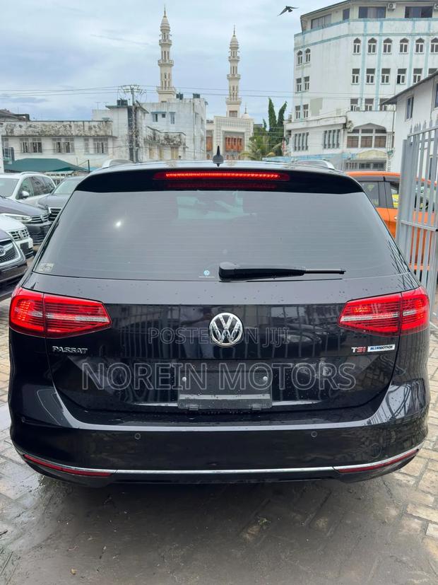 Volkswagen Passat Black 2017 - Premium Sedan at a Great Price!