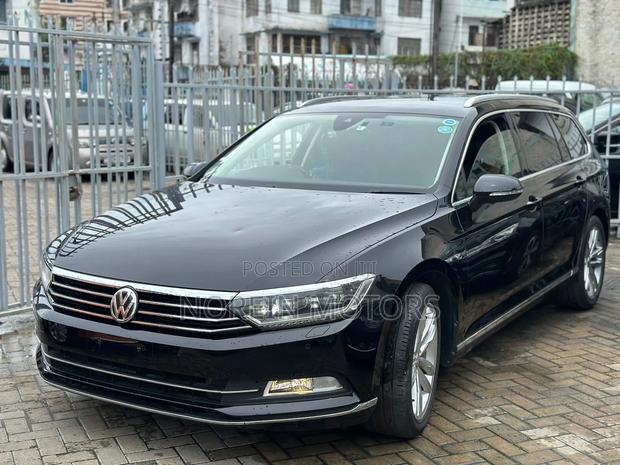 Volkswagen Passat Black 2017 - Premium Sedan at a Great Price!