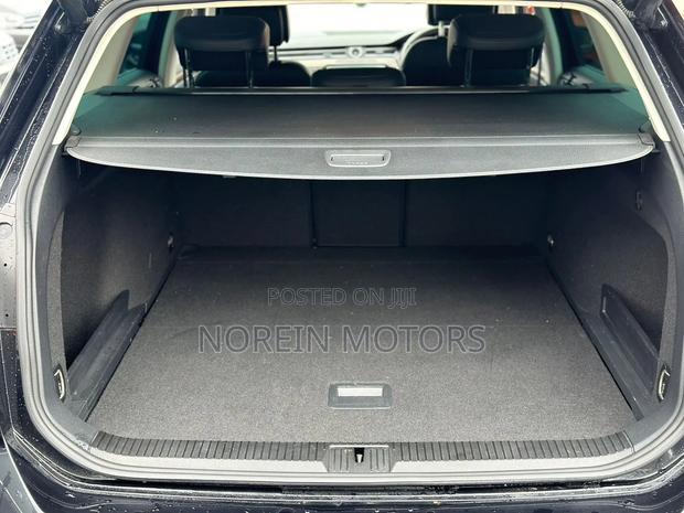 Volkswagen Passat Black 2017 - Premium Sedan at a Great Price!