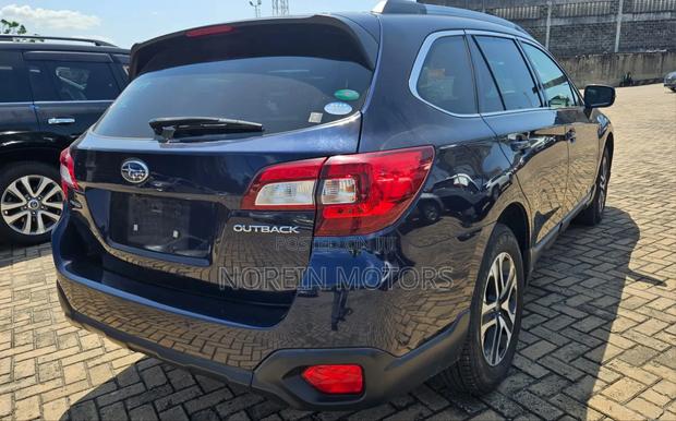 Subaru Outback 2018 Blue - Combining Style, Power, and Efficiency