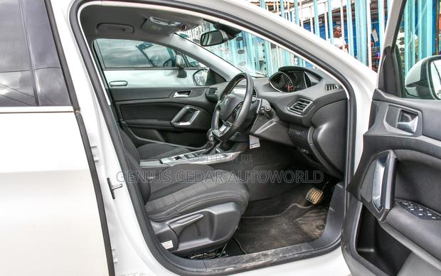2016 Peugeot 308 White: Appealing Hatchback Offer