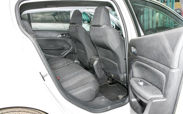 2016 Peugeot 308 White: Appealing Hatchback Offer