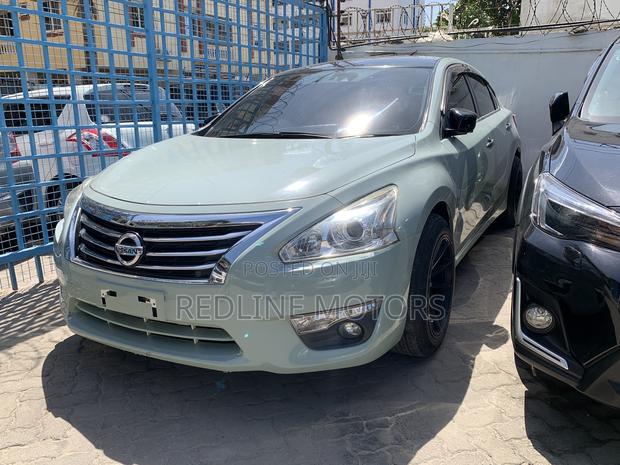 2015 Nissan Teana Green: Eco-Friendly Executive Sedan