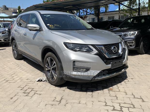 2017 Nissan X-Trail 2.0 Petrol FWD - Stylish Silver