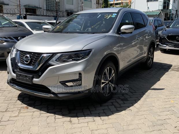 2017 Nissan X-Trail 2.0 Petrol FWD - Stylish Silver