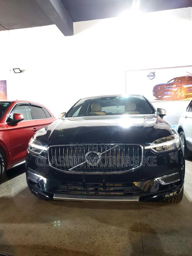 2018 Volvo XC60 T5 Momentum AWD Black - Pre-Owned Luxury SUV