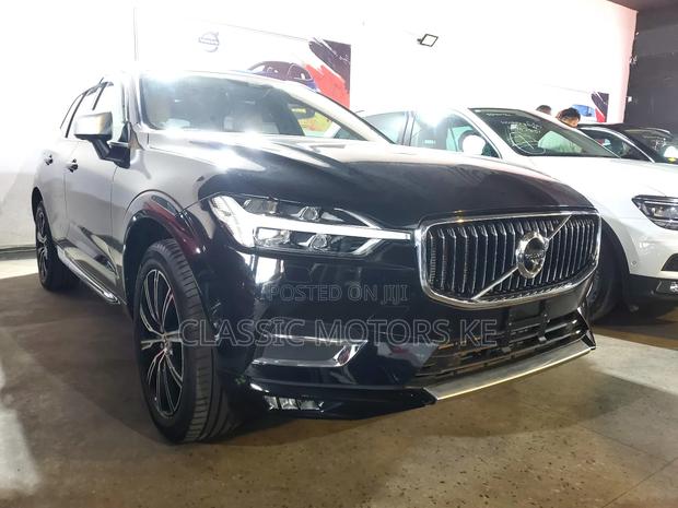 2018 Volvo XC60 T5 Momentum AWD Black - Pre-Owned Luxury SUV