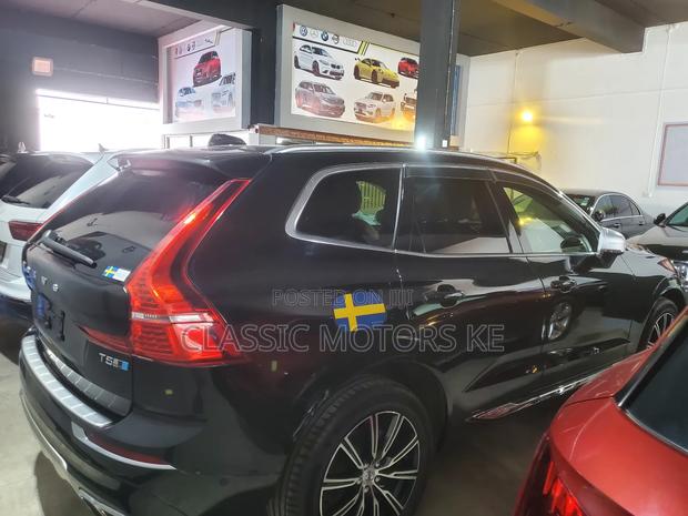 2018 Volvo XC60 T5 Momentum AWD Black - Pre-Owned Luxury SUV
