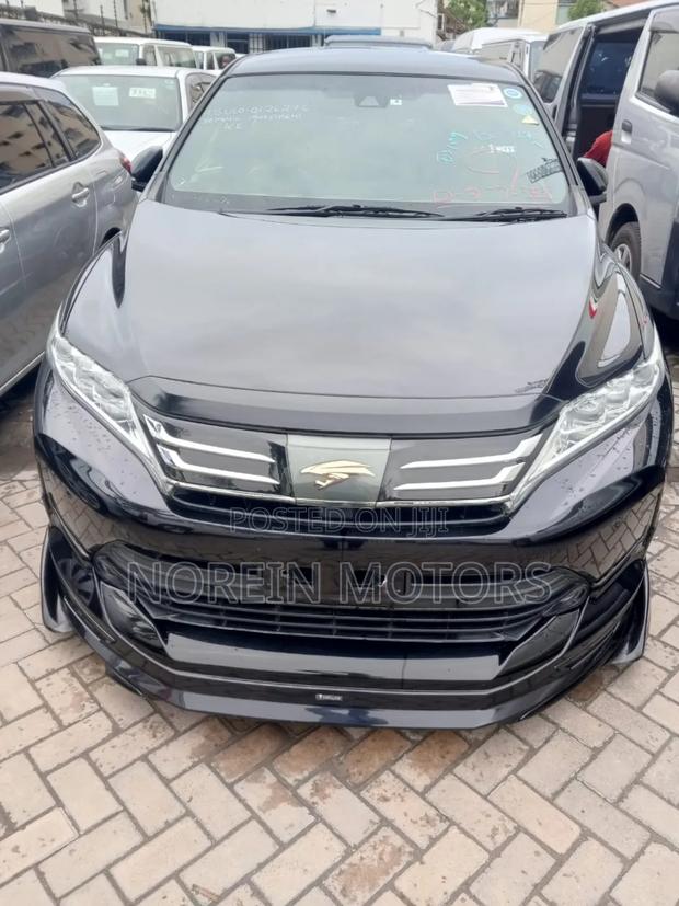 2018 Toyota Harrier - Black Edition: A Stylish Ride