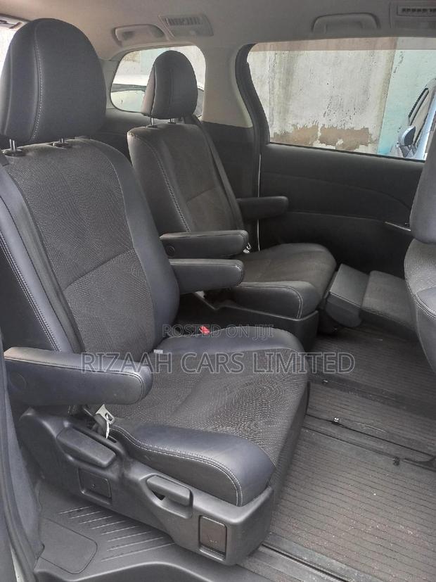 Toyota Estima 2017 White